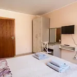 Апартаменты в4 *