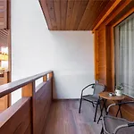Апартаменты в4 *